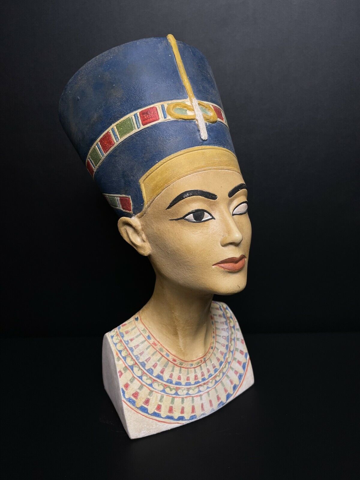 Replica head of Queen NEFERTITI the Royal Spouse of Akhenaten 