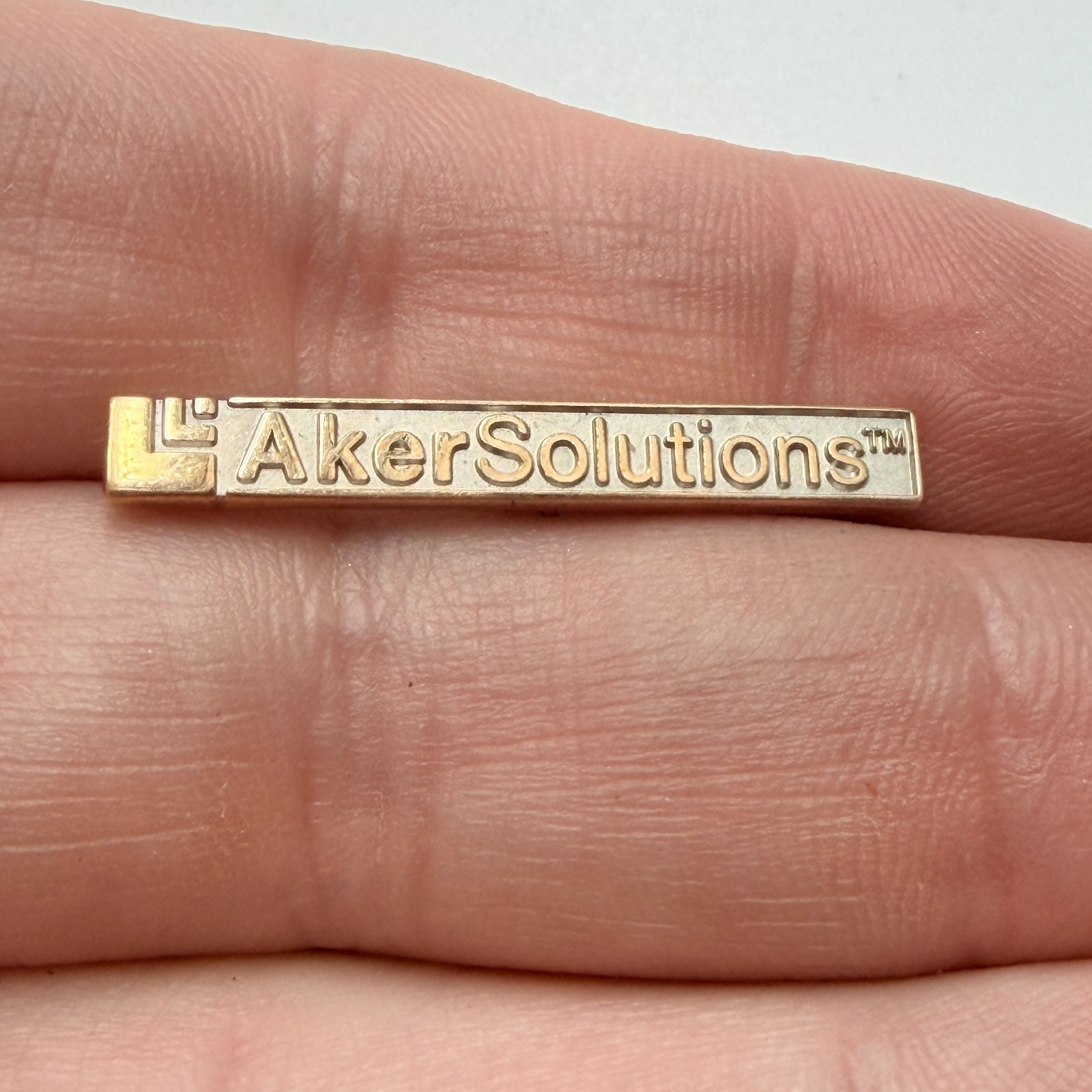 Aker Solutions Employee Service Lapel Pin Bar Technology Company Award 10k GF Aker Solutions Employee Service Lapel Pin Bar Technology Company Award 10k GF
