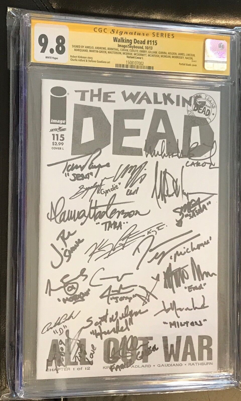 WALKING DEAD #115 CGC 32X SIGNED BY THE ENTIRE CAST OF WALKING DEAD 1OF A KIND