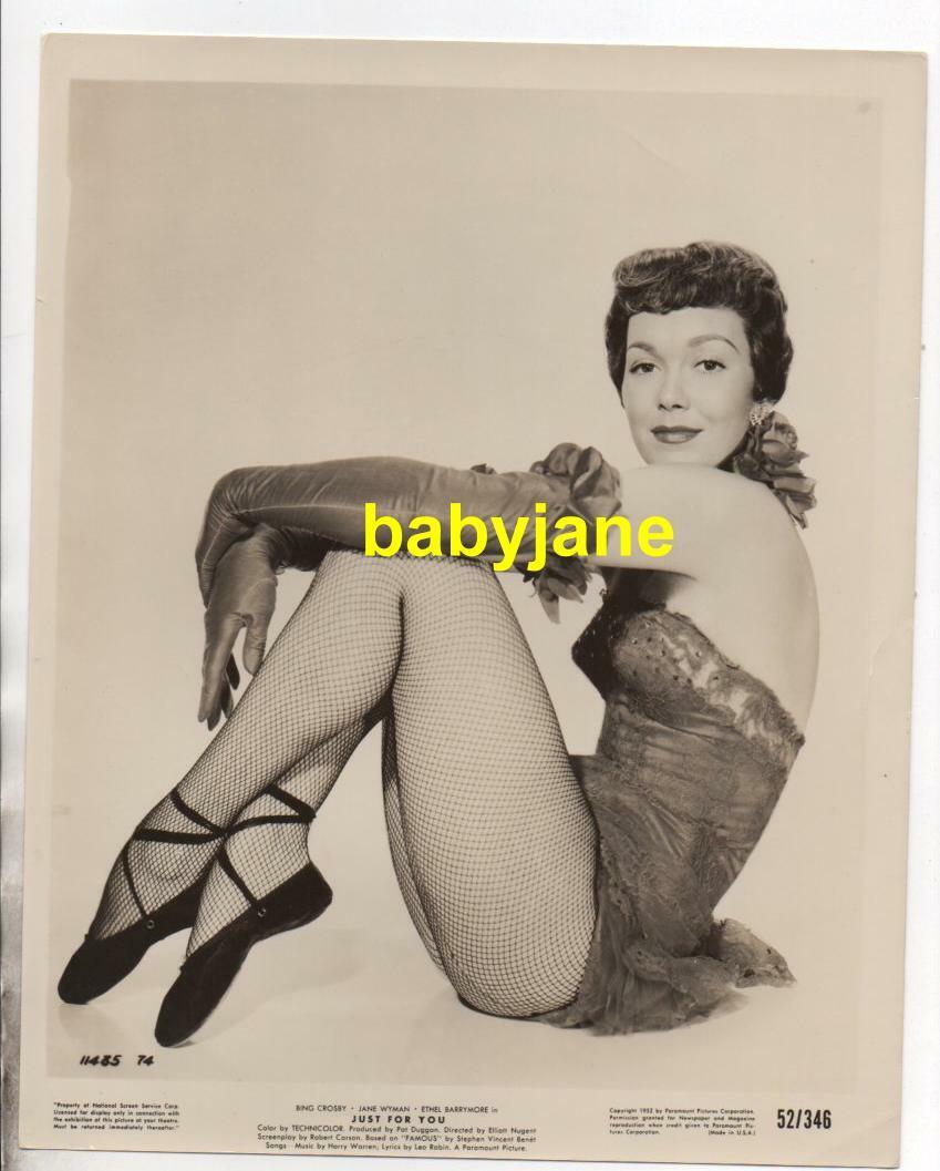 JANE WYMAN ORIGINAL 8X10 PHOTO PINUP IN FISHNET STOCKINGS & BALLET SLIPPERS 1952