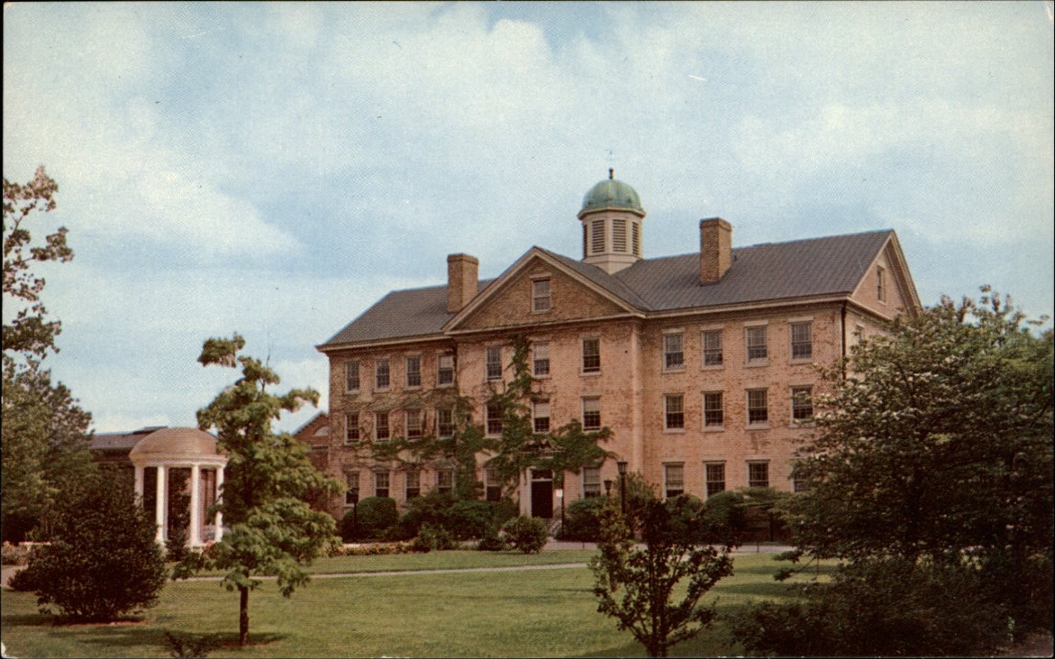 South Building Old Well UNC Chapel Hill NC vintage postcard b135