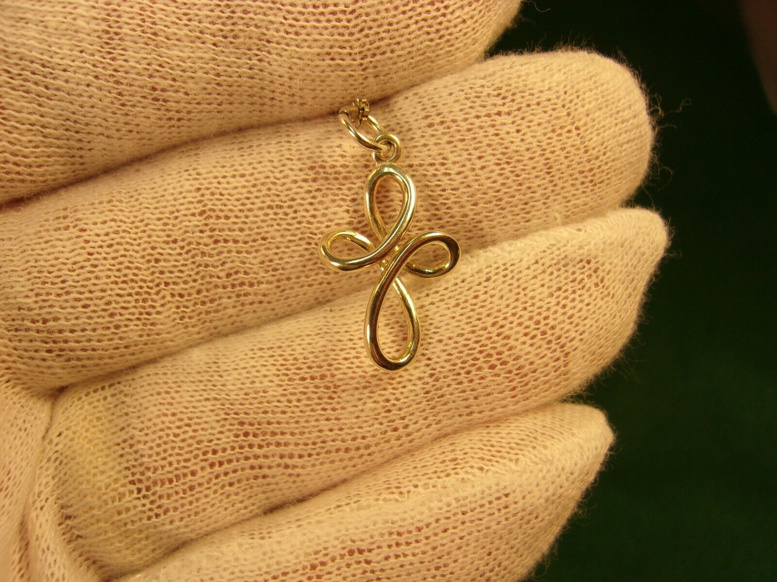VERY NICE STERLING SILVER CHRISTIAN CROSS PENDANT, LOOPED WIRE, + 21