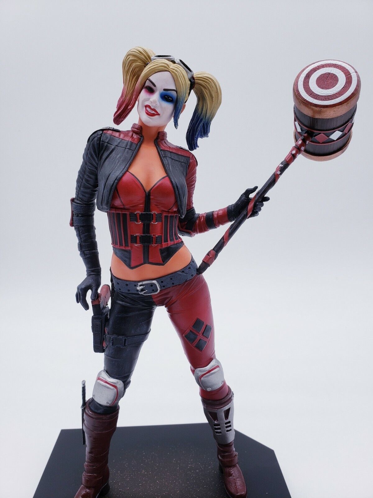 DIAMOND Select Injustice 2 DC Gallery Harley Quinn 9-Inch PVC Statue IN HAND