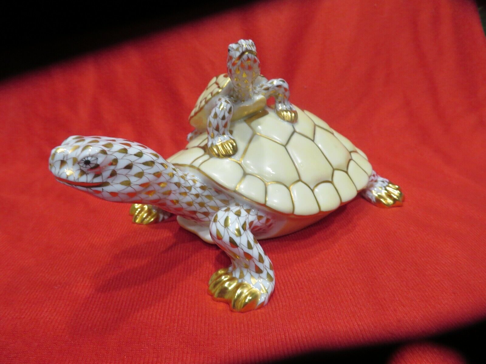 Herend 2007 Limited Edition  Gold Fishnet Box Turtle Porcelain Figurine 15838
