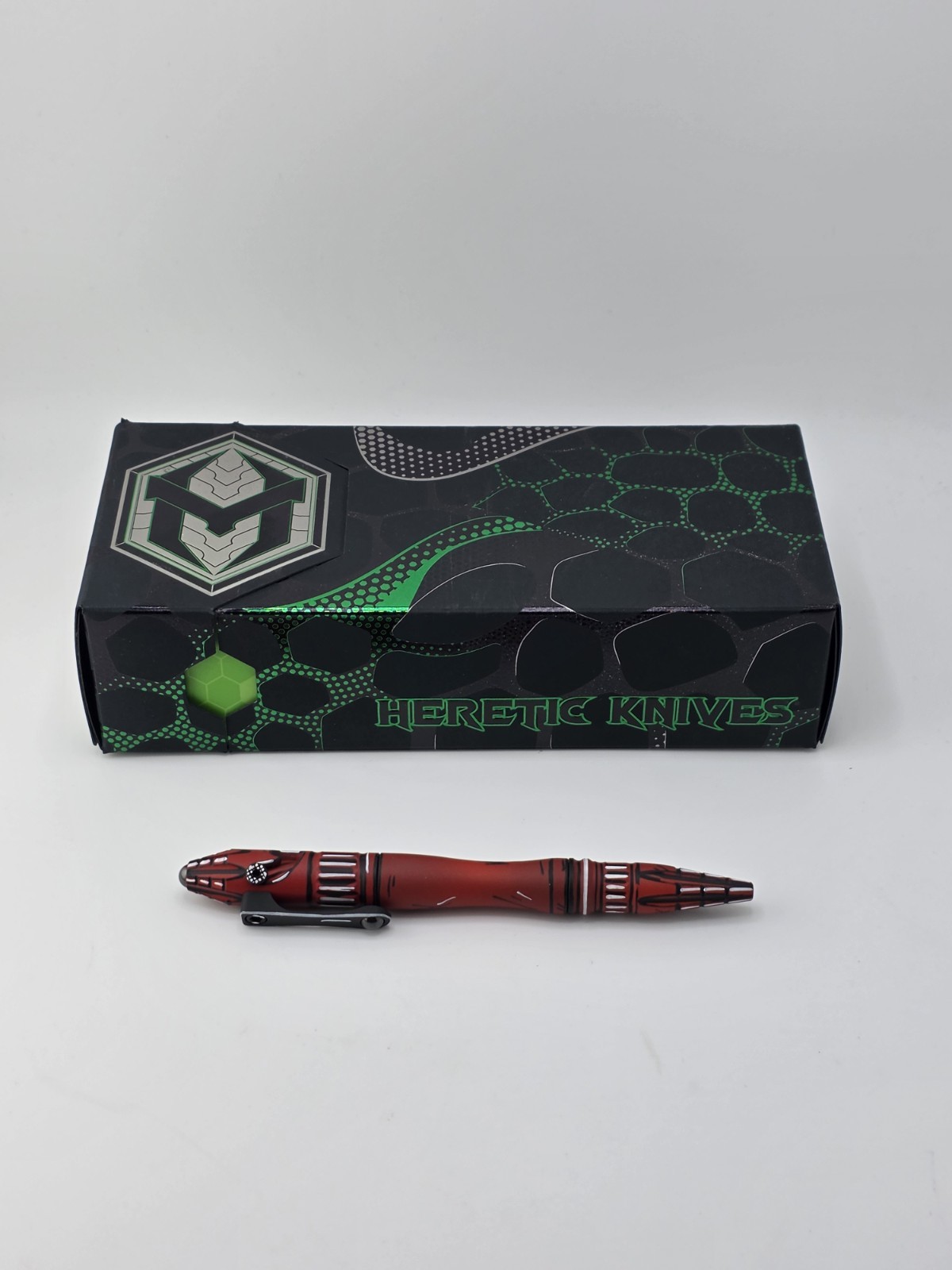 Heretic Knives Thoth Pen Red Cel Shading H038-CS-RD Tactical Pen USA