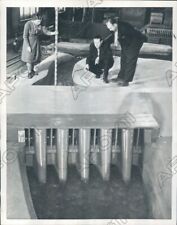 1960 Moscow Russia Engineers Study Model Of Aswan Dam In Lab Press Photo picture