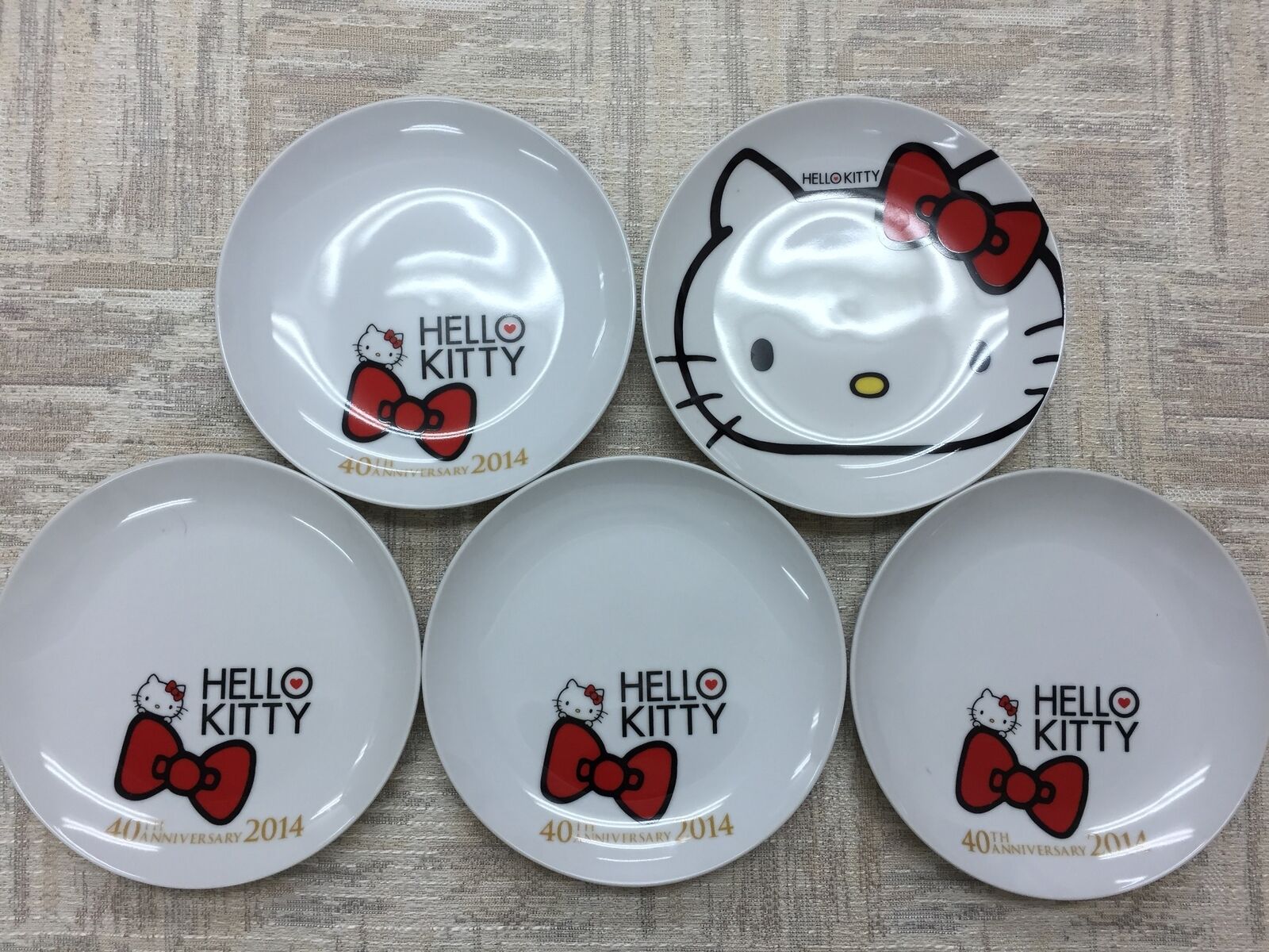 Not for sale) 40th limited edition Hello Kitty plate set Lawson collaboration