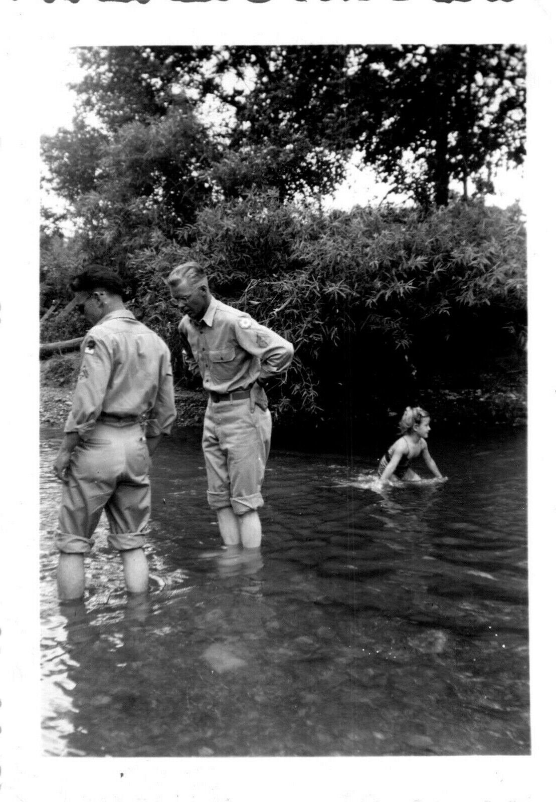 ORIGINAL WWII 1943 NEOSHO, MISSOURI SOLDIERS COOLING OFF IN CREEK NEWTON COUNTY
