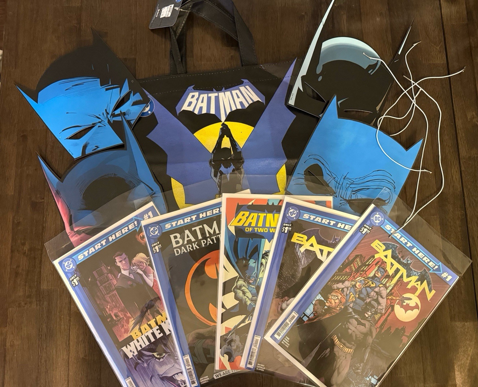 Batman Day 2026 Collector's Set: 5 Comics, Tote Bag & 4 Batman Masks Batman Day 2026 Collector's Set: 5 Comics, Tote Bag & 4 Batman Masks