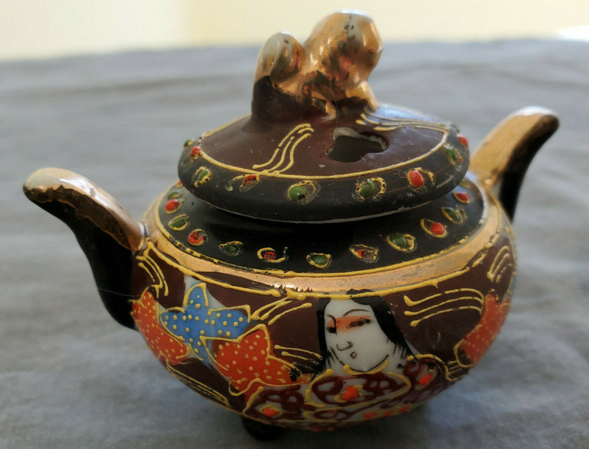 Ceramic Incense burner w/ dog on top eastern theme