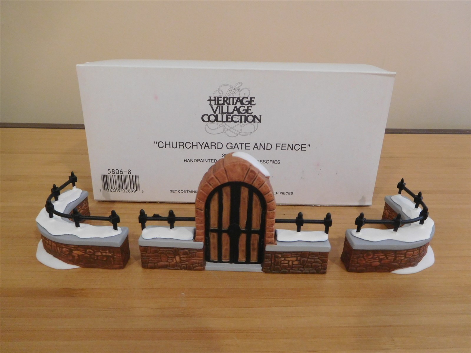 Dept 56 Dickens Village - Churchyard Gate & Fence - 3 Pc - #56.58068 - 