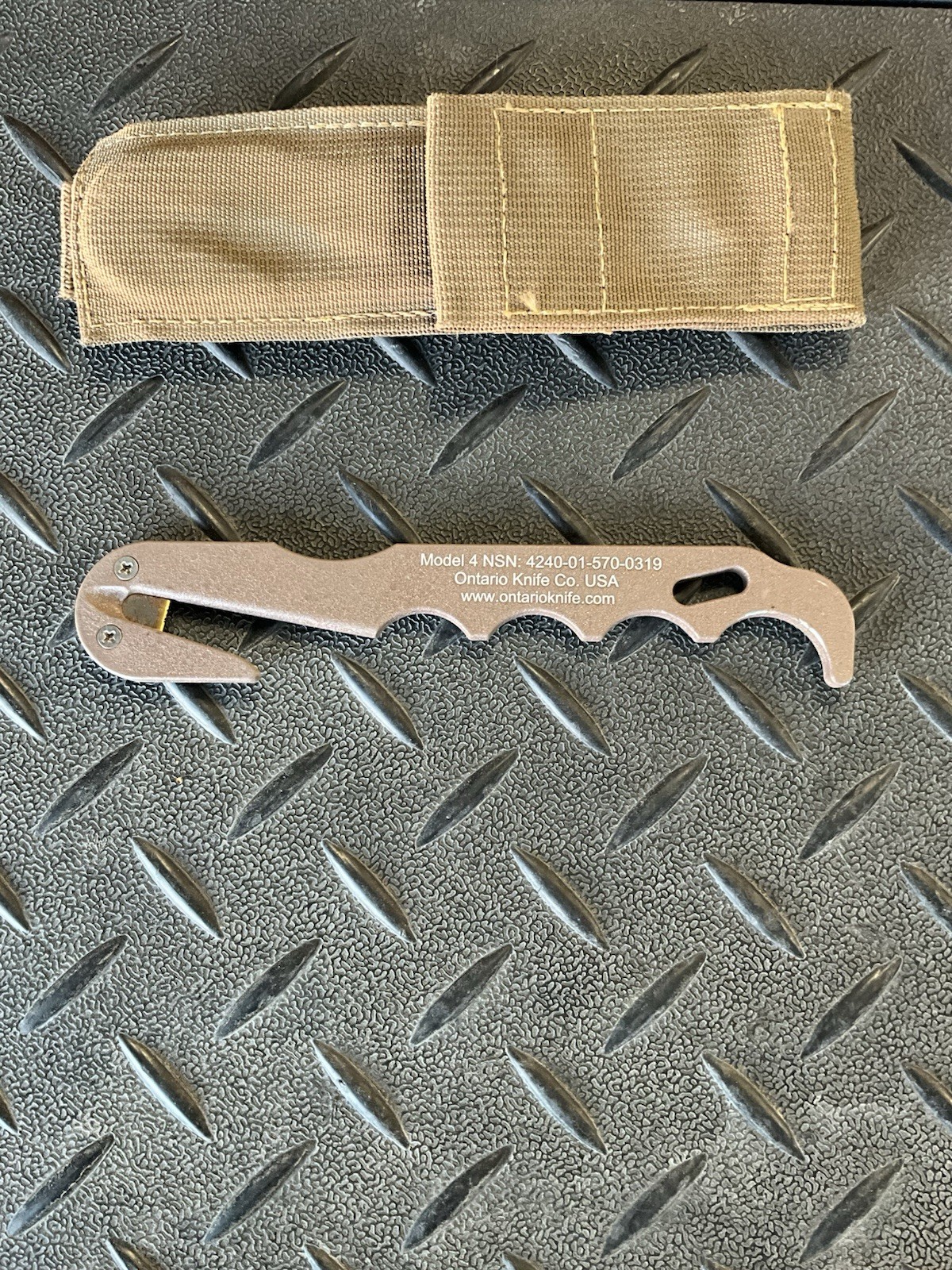 ONTARIO KNIFE MODEL 4 STRAP/RESCUE CUTTER WITH POUCH