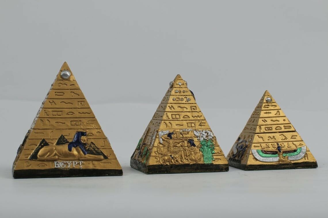 Gold Egyptian pyramids - Three Heavy Pyramids of Khafre, Khufu and Menkaure