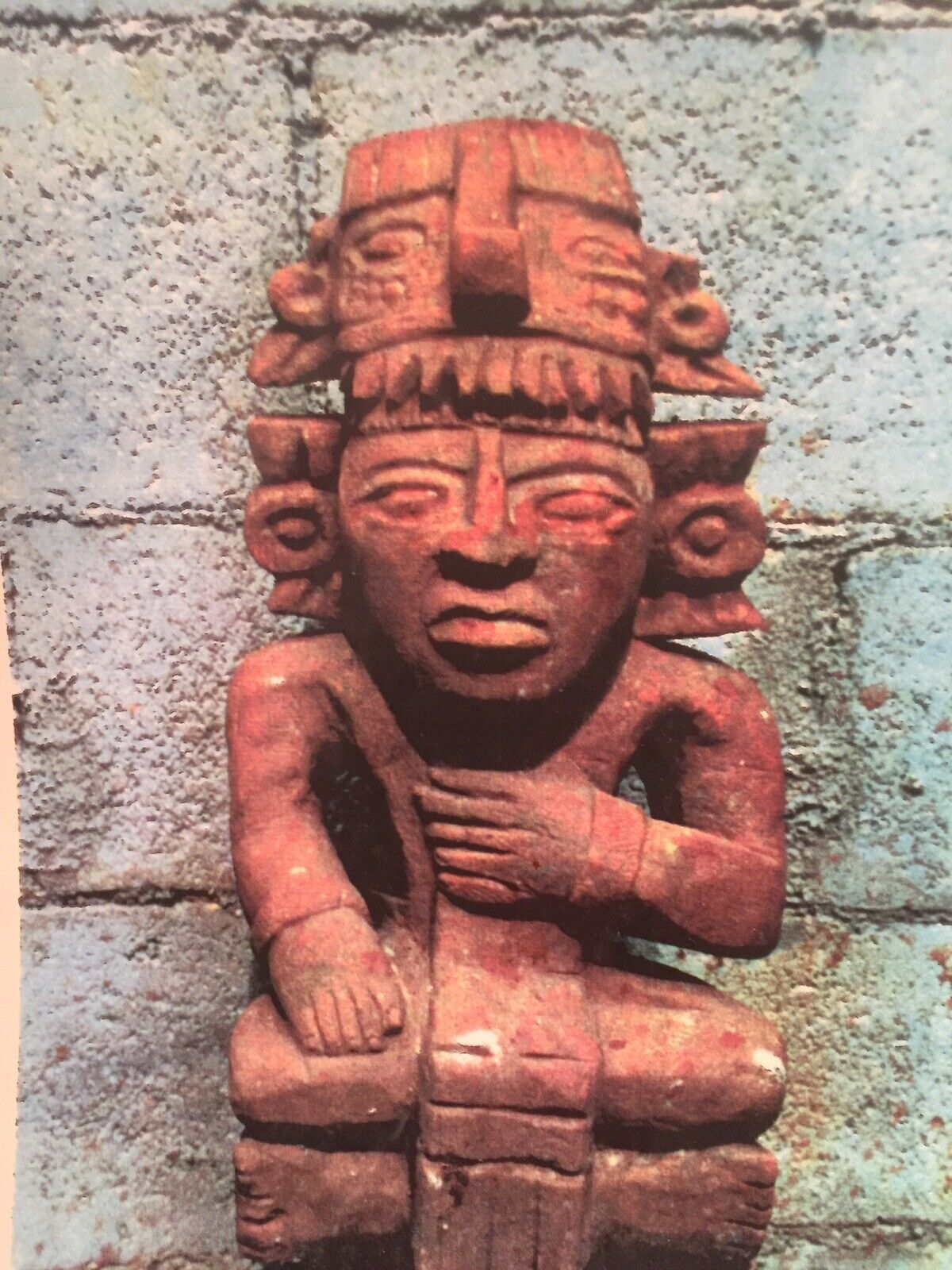 mayan stone relics Sculptures of deities Aztec Calendar - Etnicities