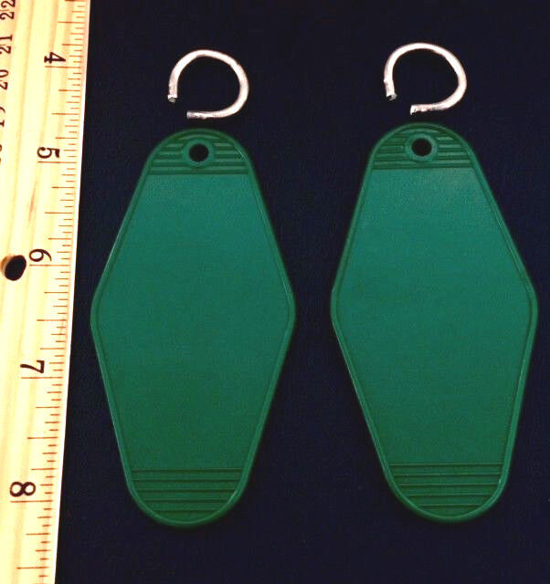 (PRICE CUT TODAY) 2 HOLIDAY INN ⭐ VTG KEY FOBS ⭐ HOTEL KEYCHAINS W/ OLD RINGS