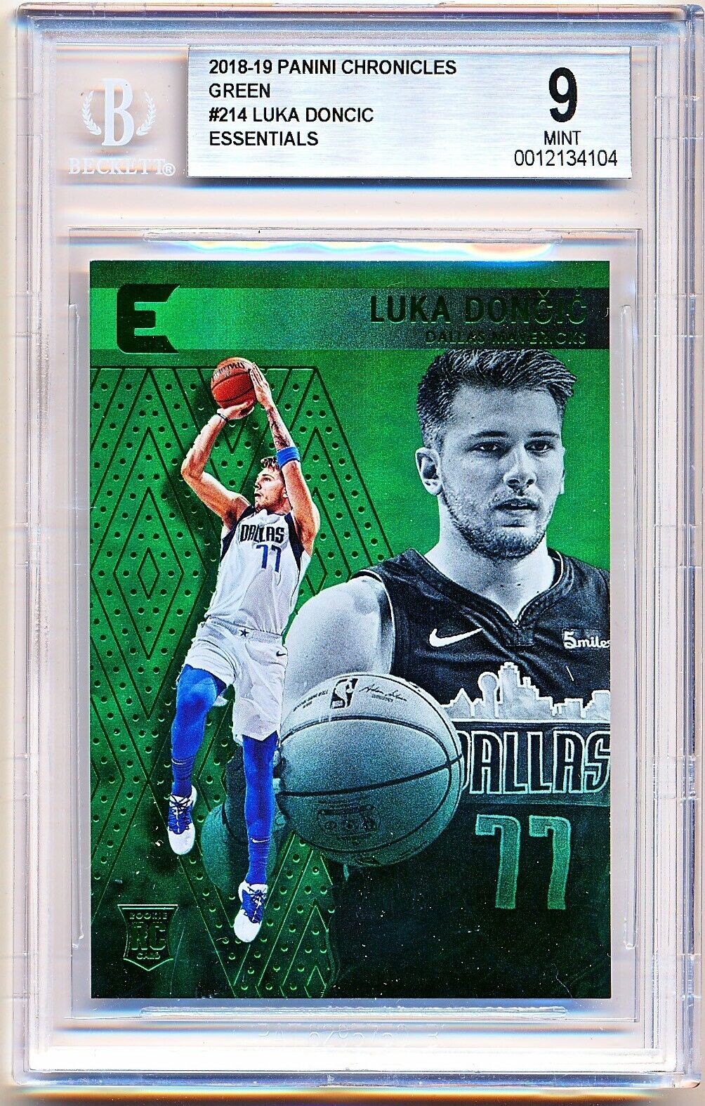 2018-19 Chronicles Luka Doncic Essentials Green Rookie Rc #214 BGS 9 - POP 2