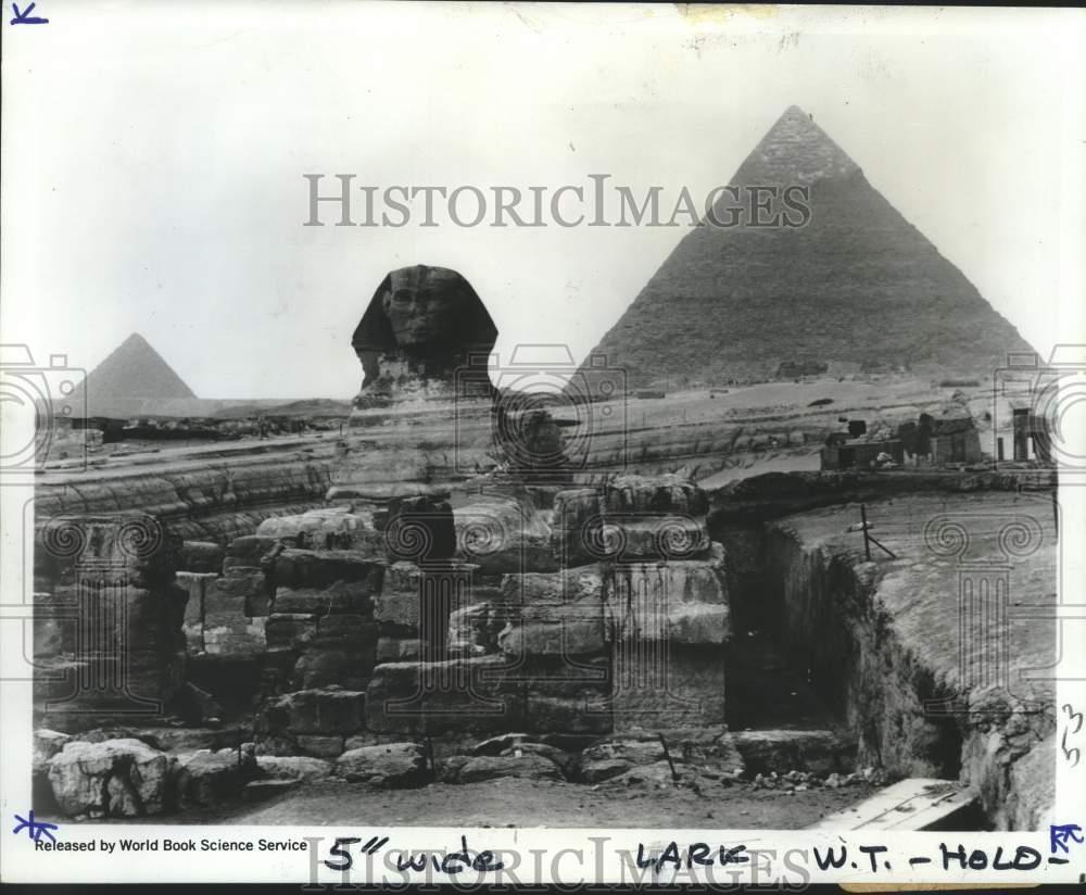 1969 Press Photo Pyramid of Giza and Excavation Site at Great Sphinx in ...