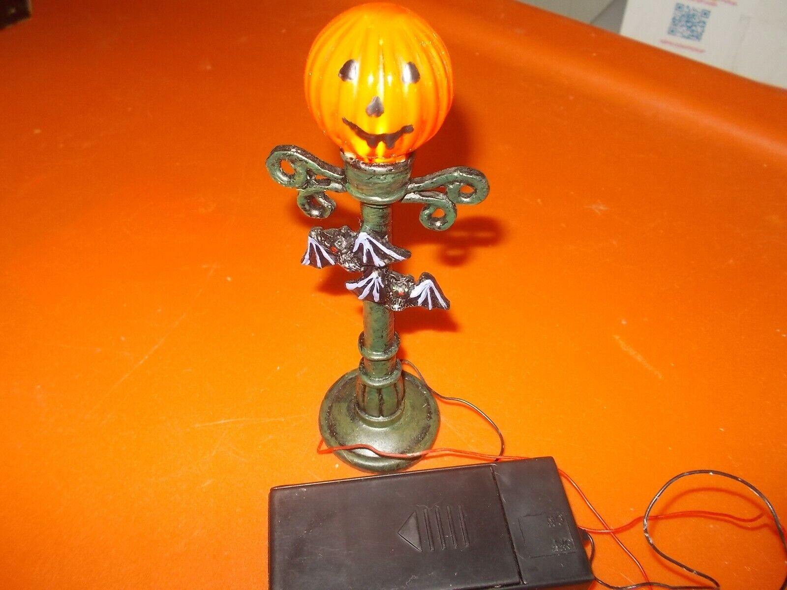 Lemax dept 56 LIKE Spooky Town Halloween lighted pumpkin bats lamp post hollow