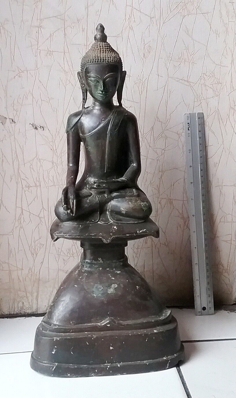 MAGNIFICENT  Mandalay Period Bronze  Calling Earth to Witness Chan Buddha 18
