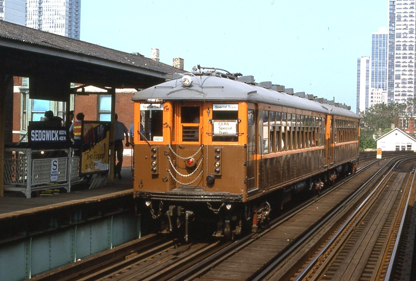 (Lot #548-B Set of 18) CHICAGO TRANSIT (CTA) SUBWAY CARS & TROLLEY BUS SLIDES (Lot #548-B Set of 18) CHICAGO TRANSIT (CTA) SUBWAY CARS & TROLLEY BUS SLIDES