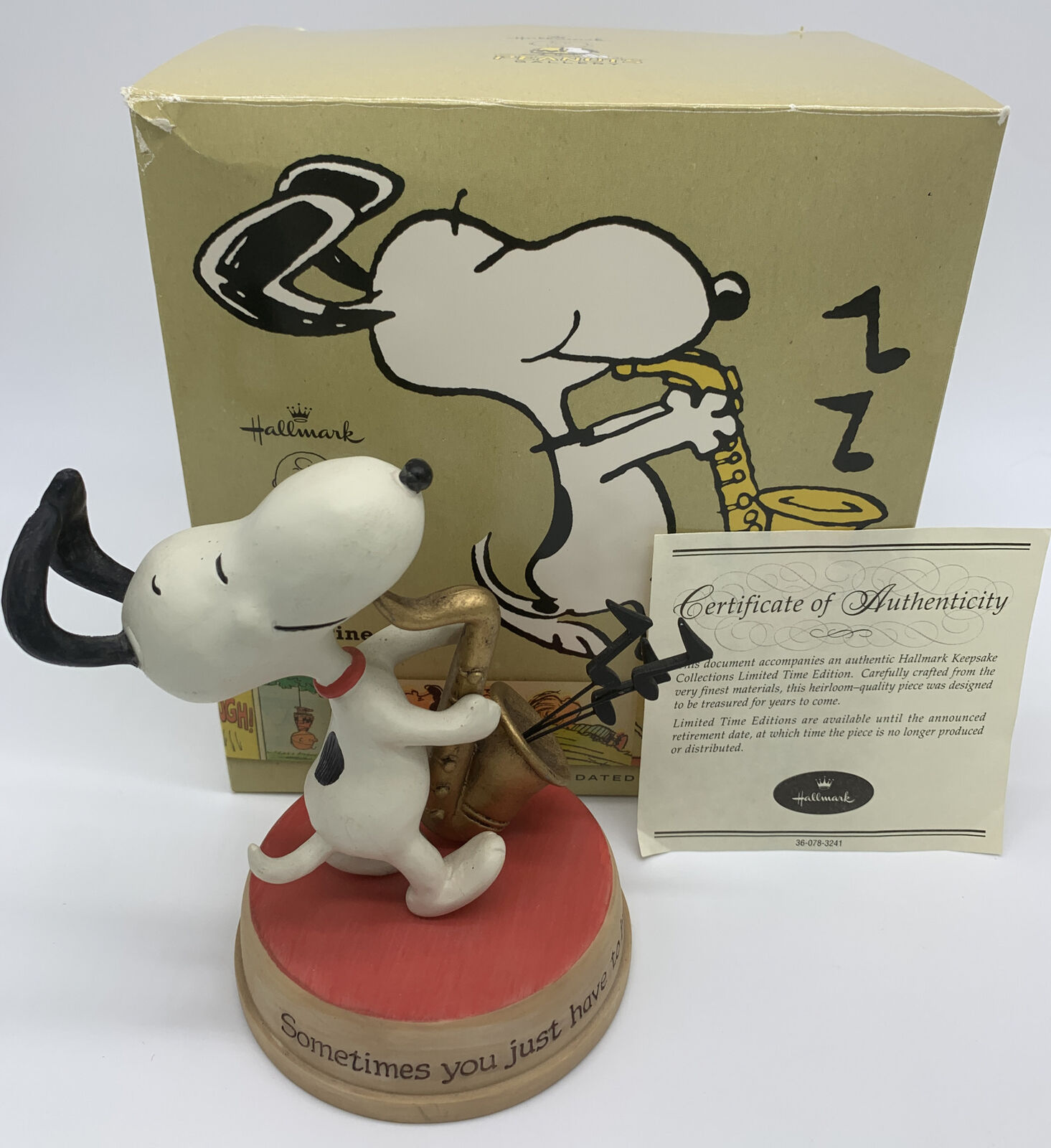 Hallmark Peanuts Gallery Snoopy Sometimes You Just Have To Improvise 2010 Figure