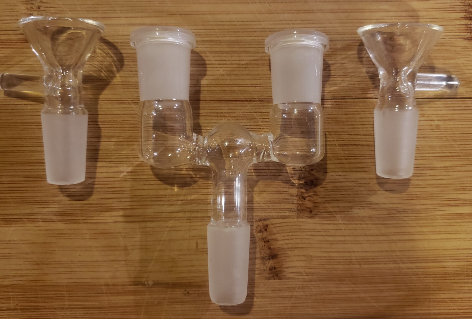 Laboratory Glass recycler 3-in-1 glass adapter 14mm male to 14mm female & 2 Funn Laboratory Glass recycler 3-in-1 glass adapter 14mm male to 14mm female & 2 Funn
