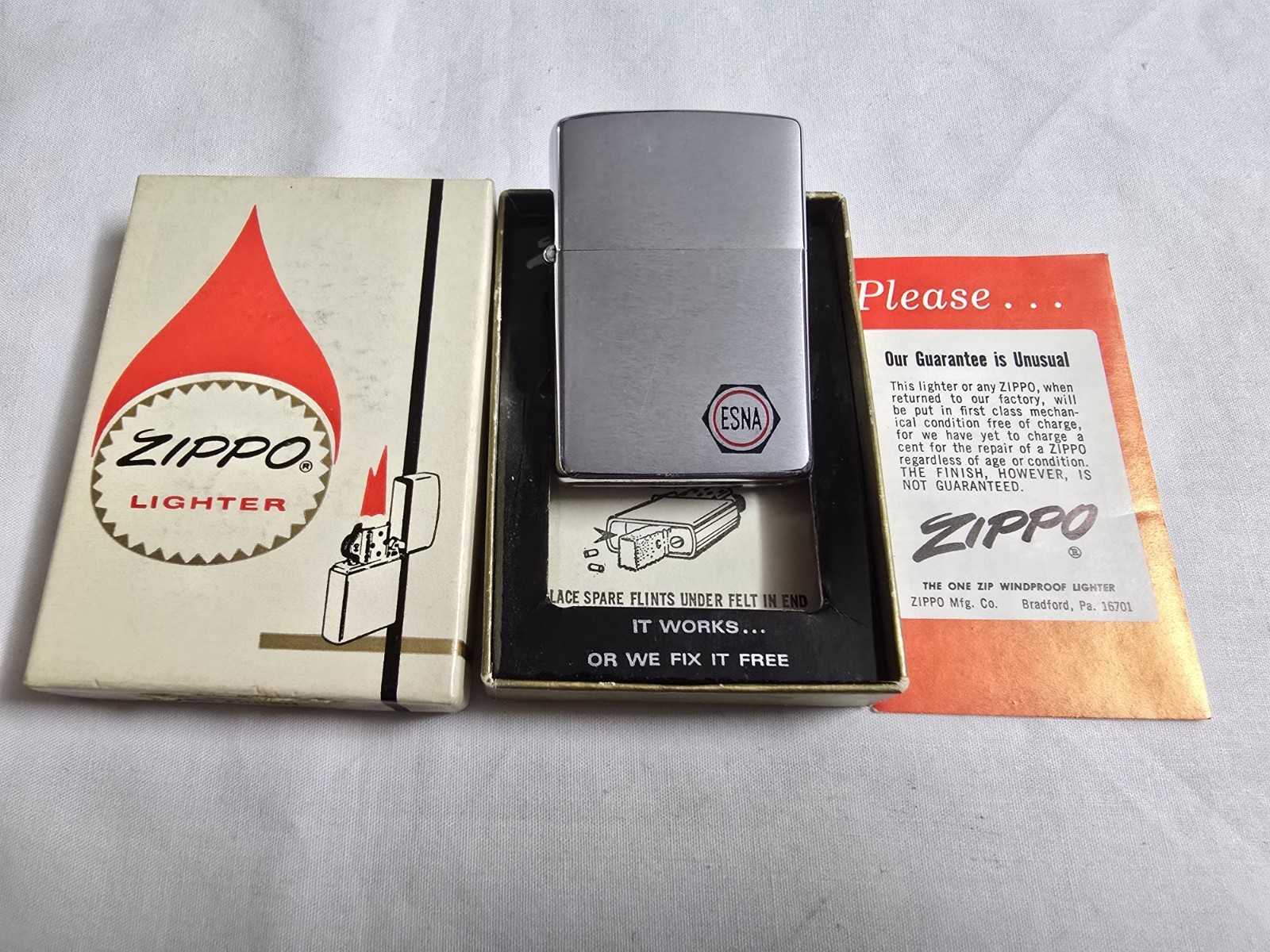 Zippo Vintage 1972 Brushed Chrome Lighter ESNA With Box. NEW UNUSED. RARE Zippo Vintage 1972 Brushed Chrome Lighter ESNA With Box. NEW UNUSED. RARE
