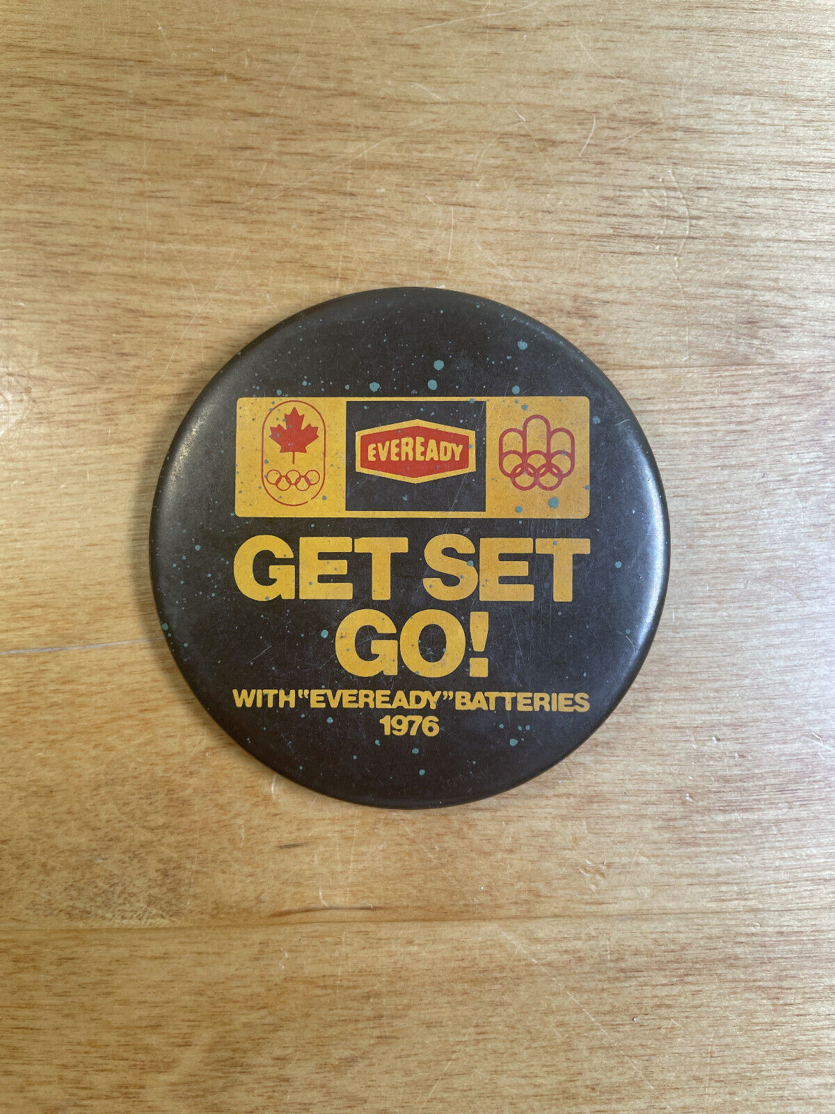 Eveready Get Set Go Batteries Ad Marketing 1976 Vintage Metal Pinback Pin Button