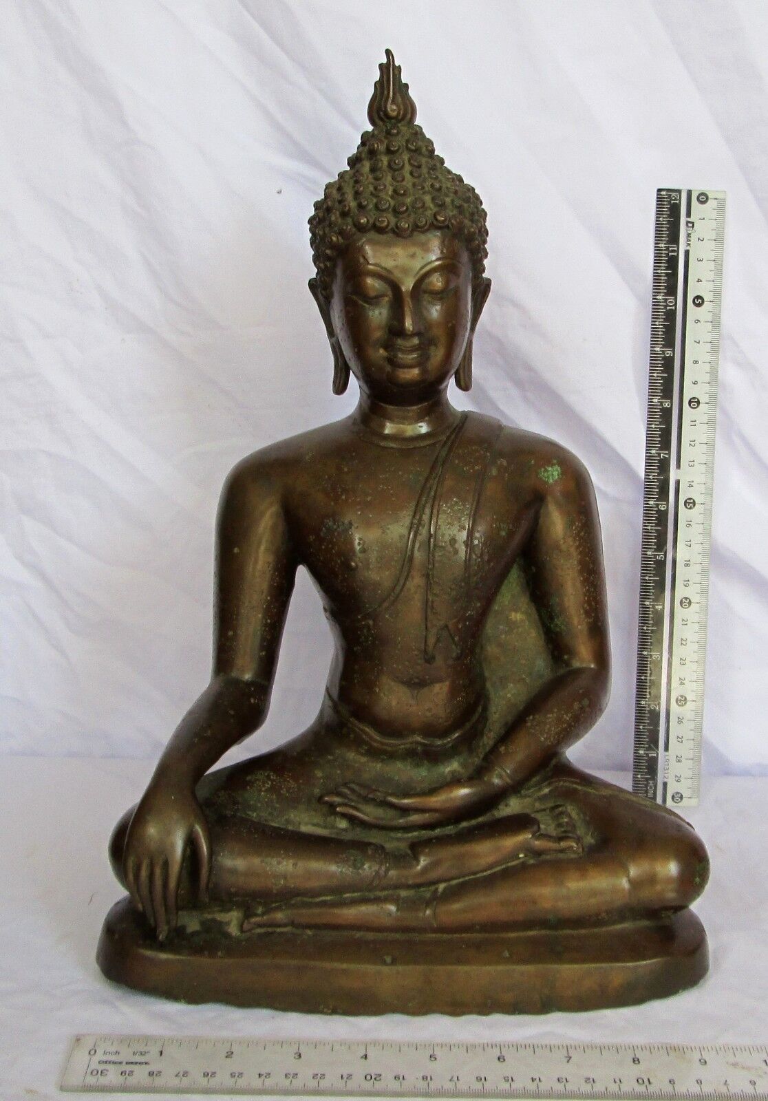 MAGNIFICENT 18th Century Chiang Saen Calling Earth to Witness Bronze Buddha