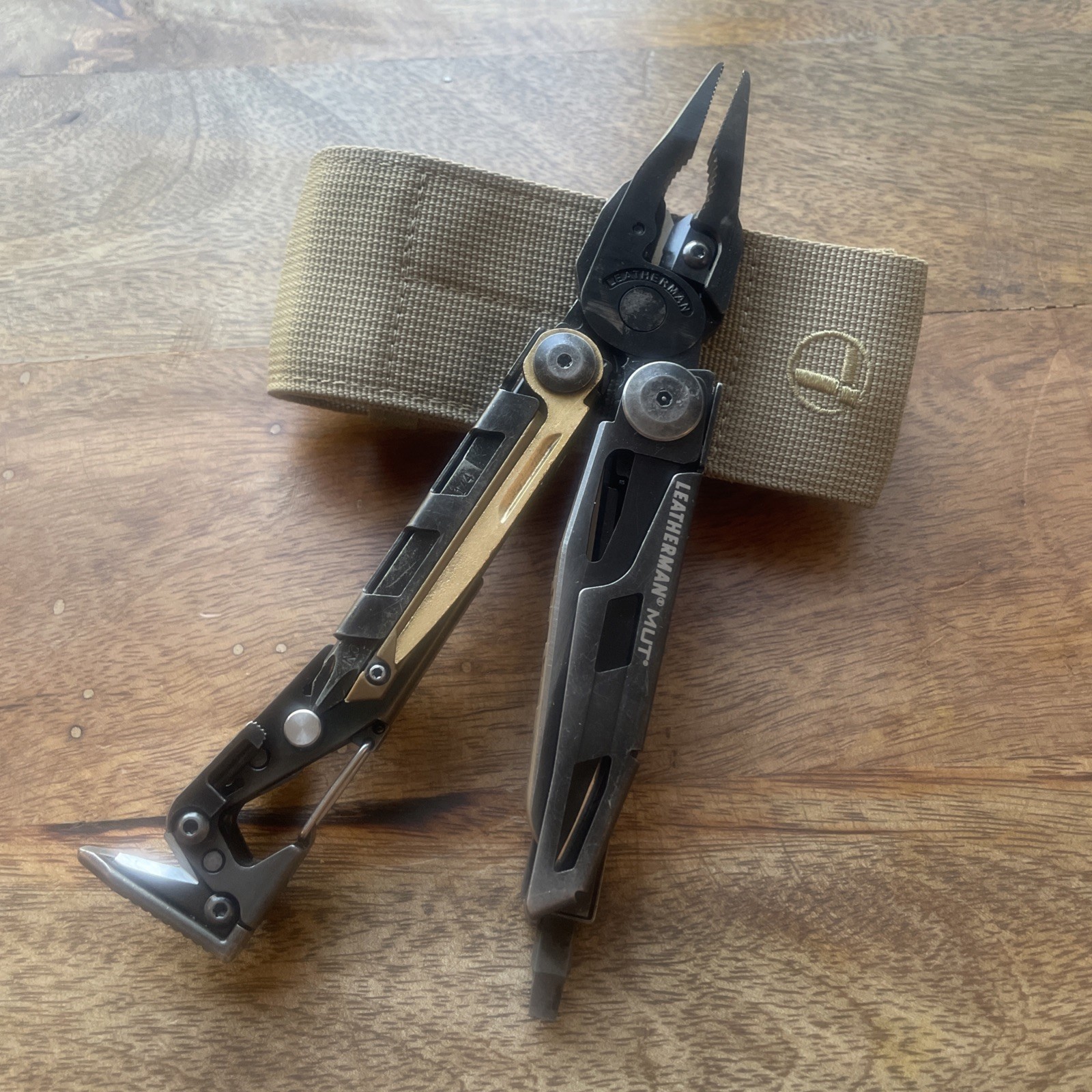 Leatherman MUT Tactical Military Multitool EDC Pliers With Nylon Sheath Leatherman MUT Tactical Military Multitool EDC Pliers With Nylon Sheath