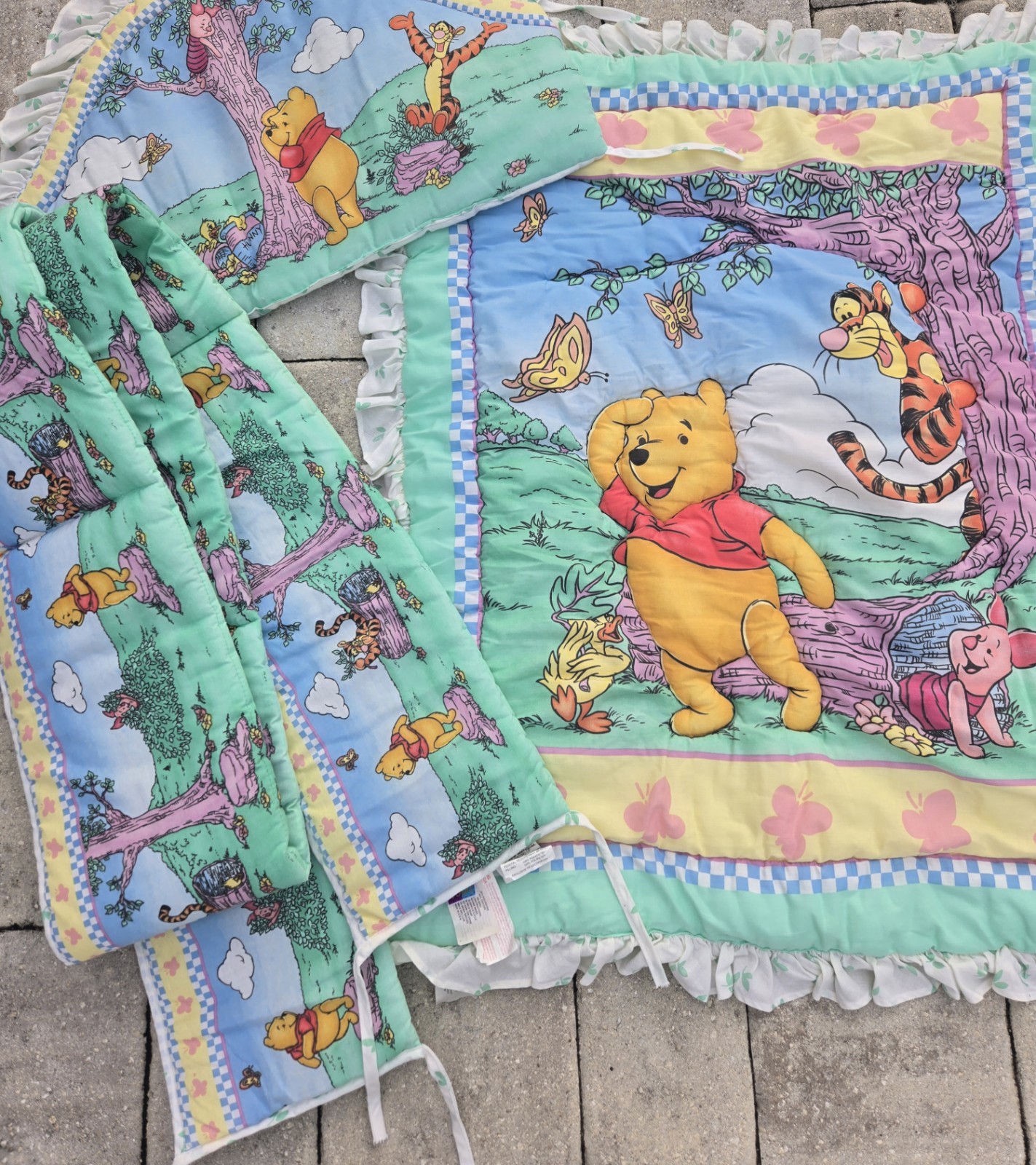 Disney Home Winnie The Pooh 3 Piece Kids Room Decor. VINTAGE Disney Home Winnie The Pooh 3 Piece Kids Room Decor. VINTAGE