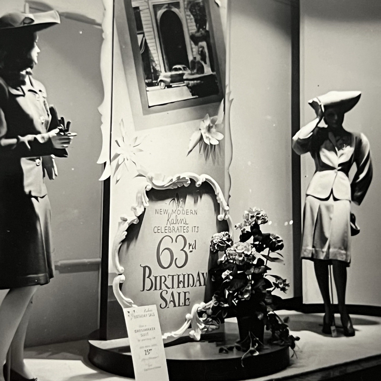 Vintage Snapshot Photograph Mannequin Kahn’s Department Store Oakland CA Odd Vintage Snapshot Photograph Mannequin Kahn’s Department Store Oakland CA Odd