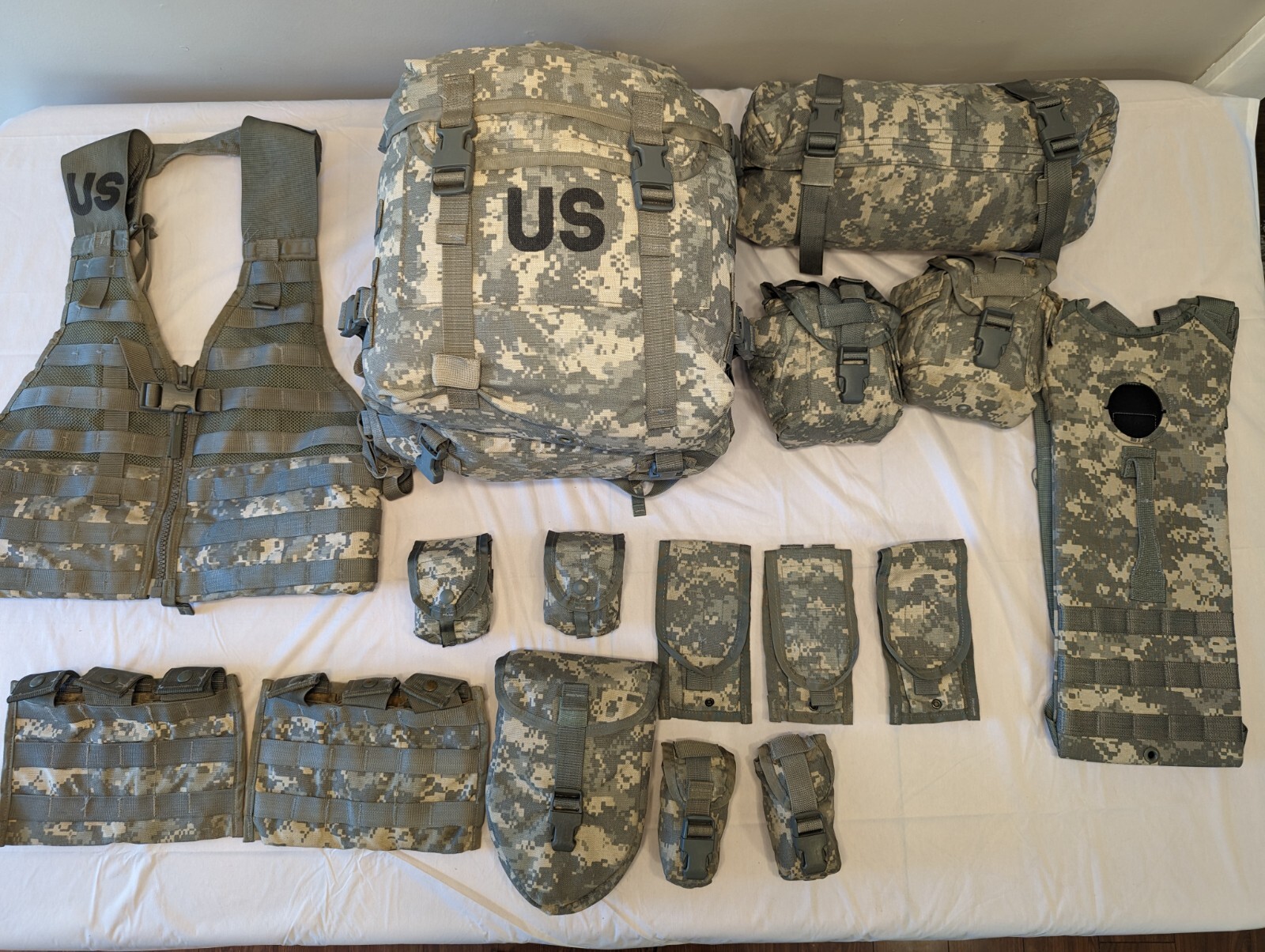 16pc USGI MOLLE II Rifleman Kit ACU Complete Tactical Surplus Assault Pack Set 16pc USGI MOLLE II Rifleman Kit ACU Complete Tactical Surplus Assault Pack Set