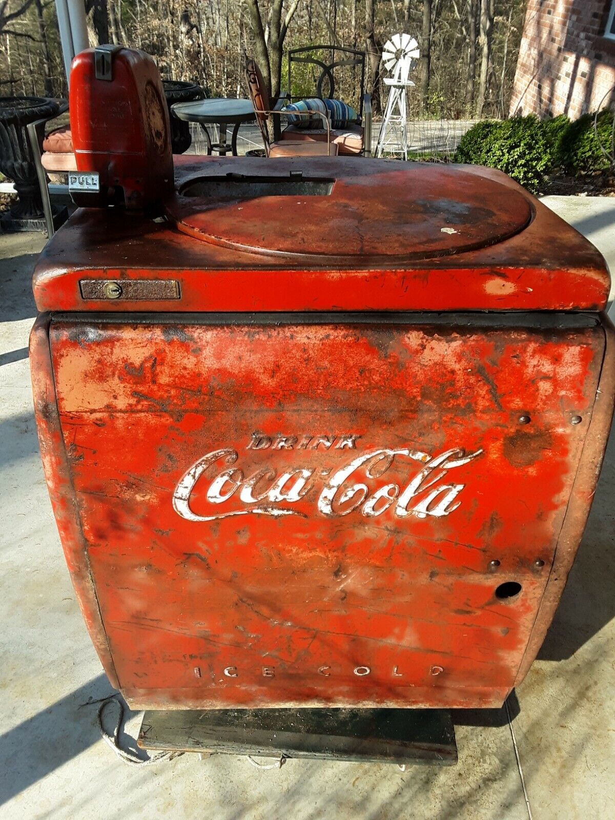 Rare 40's Coca Cola Vendo Spin Top Vending Machine 